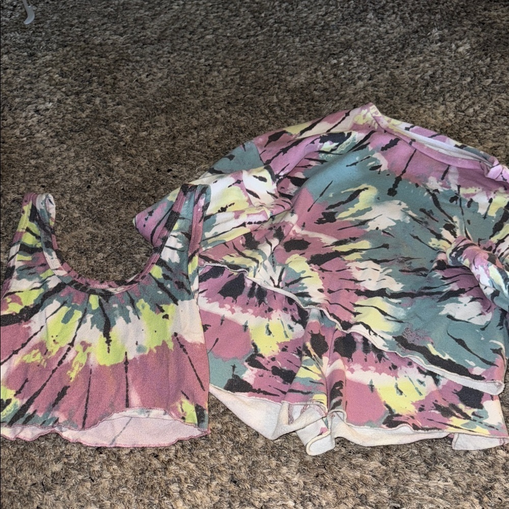 Tie-Dye tank Top, sweat shorts,  and crewneck Long Sleeve Set